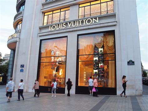 magasin louis vuitton paris|Louis Vuitton official website Paris.